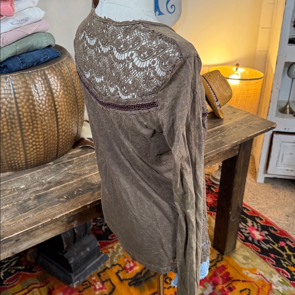 Gimmicks by BKE Brown Long Sleeve Blouse - Picture 5 of 7